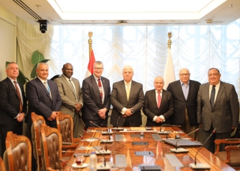 وزير التعليم العالى يبحث التوسع فى برامج فرع جامعة وسط لانكشاير فى العاصمة الإدارية