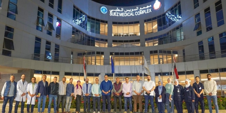 رئيس هيئة الرعاية الصحية يتفقد مجمع السويس الطبي