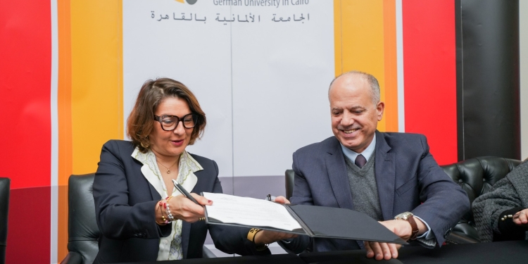 الجامعة الألمانية تتعاون مع شركة ” هنكل” لتعزيز التعاون الاكاديمي والصناعي