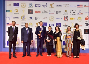 مهرجان أسوان يكرم رئيس وفد الاتحاد الأوروبي وكريستيان بيرجر: نتعاون مع مصر لتعزيز دور المرأة للوصول إلي المناصب القيادية