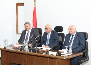 "حجازي" يعقد اجتماعًا مع رؤساء لجان النظام والمراقبة لهذا السبب