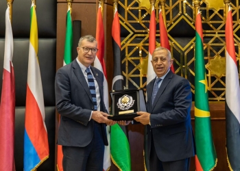 رئيس الأكاديمية العربية يستقبل رئيس جامعة يوكلان لتعزيز التعاون المشترك