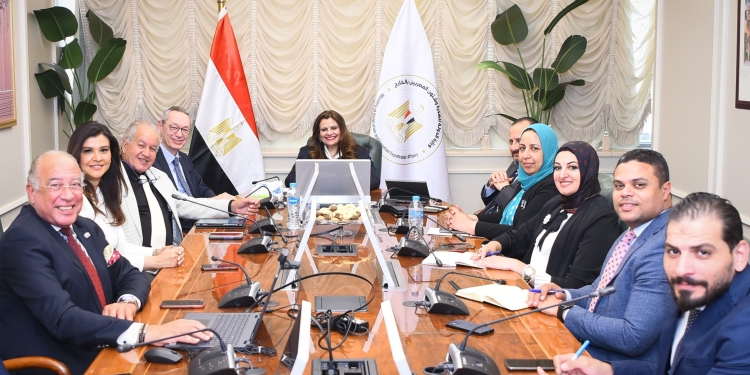 وزيرة الهجرة مع جمعية رجال الاعمال بالاسكندرية
