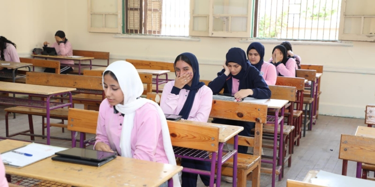 الثانوية العامة 2024.. بدء امتحان التربية الوطنية وسط إجراءات مشددة
