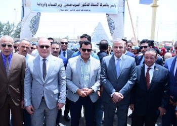 وزير الشباب والرياضة ورئيس جامعة سوهاج يشاركان ٢٠٠٠ طالب بماراثون رياضي