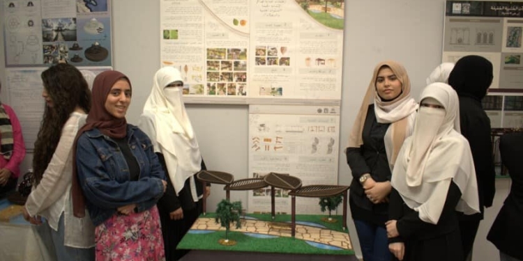 رئيس جامعة حلوان يفتتح معرض “الإبداع في التصميم التنفيذي للمنشآت الخشبية الخفيفة”