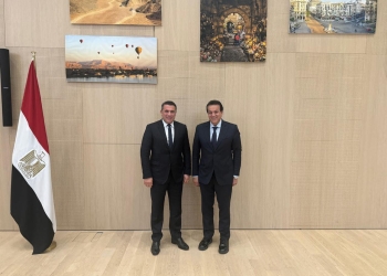 وزير الصحة يناقش إمكانيات التعاون توطين صناعة أجهزة السونار في مصر