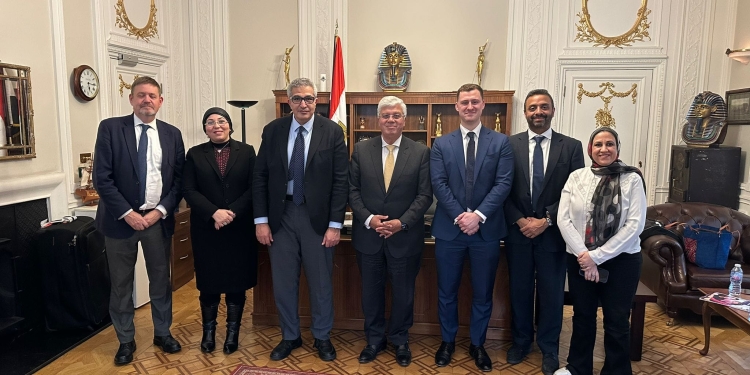 وزير التعليم العالي يبحث ومدير مؤسسة “التايمز” سبل مواصلة الجامعات المصرية تعزيز تصنيفاتها