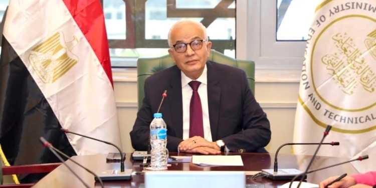 وزير التعليم السابق يطالب بجعل البكالوريا المصرية سنة واحدة ويرفض استبعاد اللغات