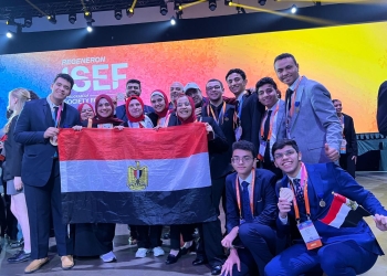 فازوا بـ١٢ جائزة دولية.. حجازي يهنئ الطلاب المصريين الفائزين فى مسابقة "ISEF" العالمية
