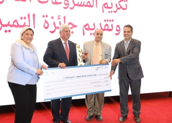 وزير التعليم العالي يتفقد معرض هاكاثون التكنولوجيا الأول ويُثني على ابتكارات الطلاب