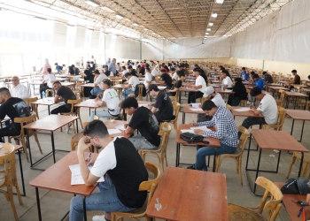 رئيس جامعة عين شمس يتفقد امتحانات الفصل الدراسي الثاني
