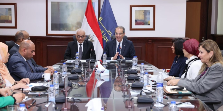 مراجعة وتطوير مناهج تكنولوجيا المعلومات والاتصالات ICT بالتعليم الجديد