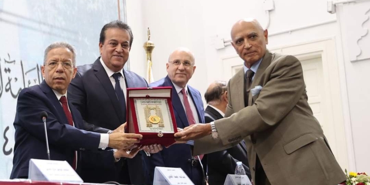 نقابة أطباء مصر تكرم ثلاثة من علماء الطب بجامعة الأزهر لجهودهم في دعم مسيرة المنظومة الصحيَّة