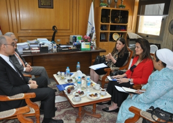 تعاون أكاديمي بين جامعتي حلوان والأمريكية بالقاهرة 