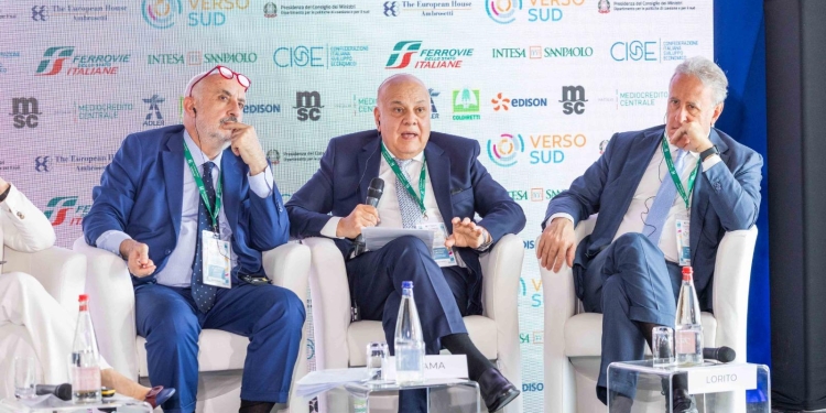 أمين اتحاد الجامعات العربية يشارك في منتدى “نحو الجنوب” بإيطاليا