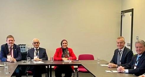 «حجازي» يلتقي ممثلي «بيرسون» للاستفادة من خبراتها بتقييم الطلاب