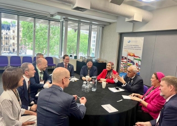 «حجازي» يلتقي بفريق البكالوريا الدولية (IB) لبحث  لتيسير تنفيذ برامجها في مصر