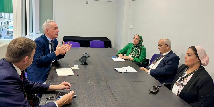 «حجازي» يلتقي بالمدير العالمي لتنمية قدرات المراهقين باليونيسف لدعم البرامج التعليمية