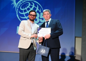 تكريم عبد الرحمن سعد طالب مصري لتميزه بحصوله على الماجستير في علم النفس بجامعة ولاية بينزا بروسيا الاتحادية