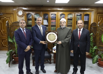 سفير اليمن بالقاهرة يشيد بمنهج الأزهر الشريف مؤكدًا أنه الضمانة الوحيدة لمواجهة الأفكار المغلوطة