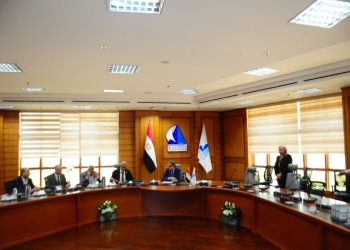 رئيس جامعة كفر الشيخ يترأس لجنة اختيار عميد كلية طب الفم والأسنان