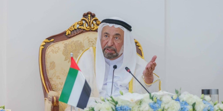 رئيس جامعة القاهرة يهنئ حاكم الشارقة لفوزه بجائزة النيل للمبدعين العرب