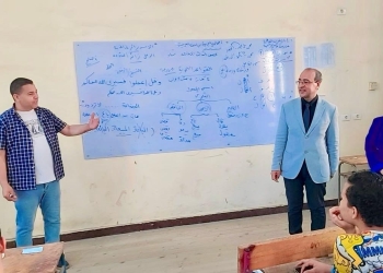 التعليم: اقبال طلابي كبير على المراجعات النهائية لمناهج الإعدادية والثانوية المجانية