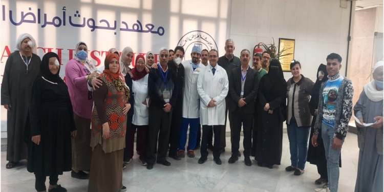 اطباء معهد امراض العيون