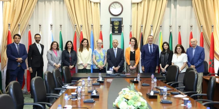 رئيس الأكاديمية العربية يلتقي وفد المؤسسة الملكية للمعمارين البريطانين RIBA