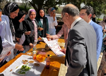 طلاب جامعة هليوبوليس وملتقى التغذية العلاجية