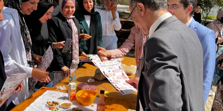 طلاب جامعة هليوبوليس وملتقى التغذية العلاجية