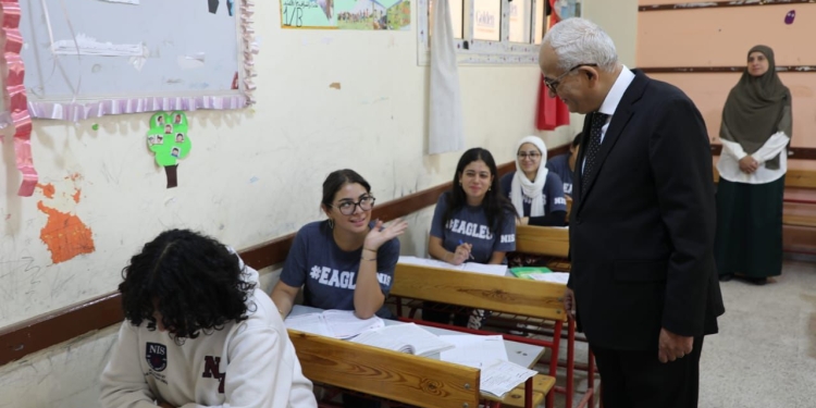 التربية والتعليم في أسبوع..  كشف خدعة "شاومينج" للنصب  وإعلان مراحل التصحيح للثانوية العامة 2024