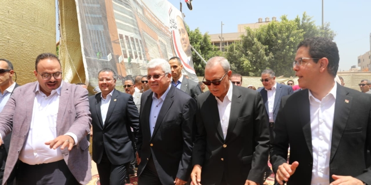 وزير التعليم العالي يزور أرض مستشفى بنها الجامعي الجديد