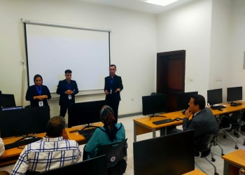 رئيس جامعة بني سويف التكنولوجية يتفقد مشروعات تخرج الدفعة الثانية