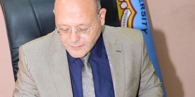 1000 جنيه مكافأة للعاملين بجامعة سوهاج