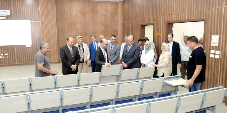 رئيس جامعة المنصورة الأهلية يتفقد الاستعدادات للعام الدراسي القادم
