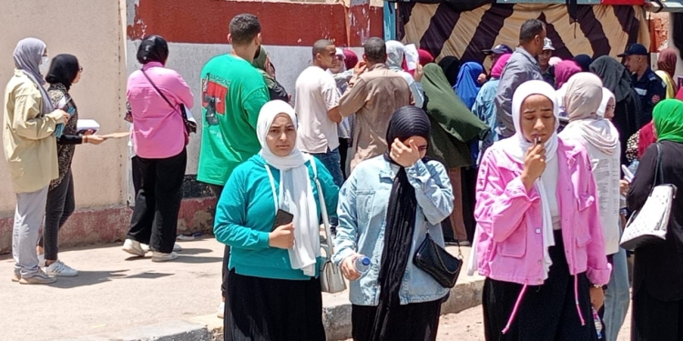 لجنة مستقلة لتقييم امتحان الفلسفة و3 أسئلة صياغتها خاطئة.. دكتور بجامعة القاهرة يفجر مفاجأة