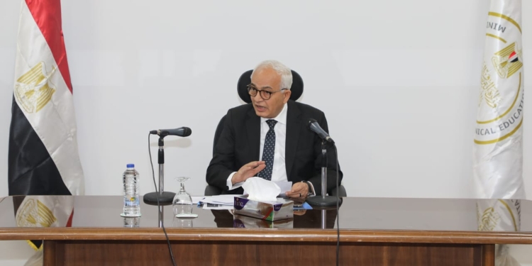 الثانوية العامة 2024.. «التعليم» تضبط طالب نشر امتحان الاقتصاد على الإنترنت بالشرقية