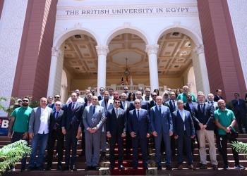 وزير الرياضة يطلق شارة بدء البرنامج التدريبي لمدربي المنتخبات الوطنية من مقر الجامعة البريطانية في مص