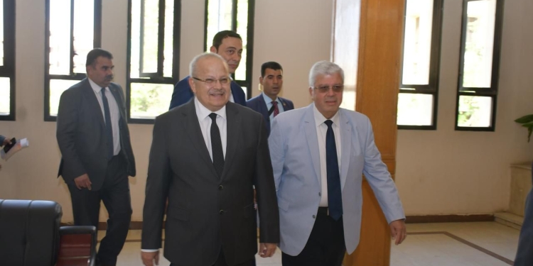 الخشت يستقبل وزيري التعليم العالي والشباب والرياضة لحضور اجتماع الاتحاد الرياضي للجامعات بالمدينة الرياضية لجامعة القاهرة