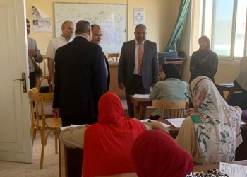 نائب رئيس جامعة الأزهر يشيد بانضباط لجان امتحانات كلية البنات بالعاشر من رمضان