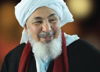 الخشت يهنئ الشيخ العلامة عبدالله بن بيه لتوليه مجددا رئاسة مجلس الإمارات للافتاء الشرعي