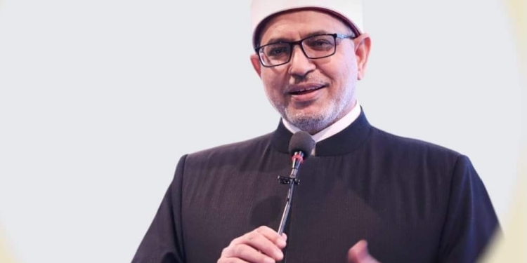 رئيس جامعة الأزهر يشيد بجهود مستشفيي الحسين وسيد جلال الجامعي في استقبال 9126 حالة طوارئ وإجراء 404عملية جراحية خلال إجازة عيد الأضحى