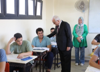 «حجازي» يتفقد امتحانات الثانوية العامة بمدرسة “STEM” و٦ أكتوبر للمكفوفين