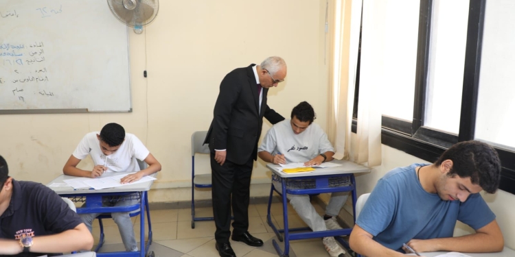 الثانوية العامة 2024.. راجع أهم أسئلة الفيزياء بالإجابات pdf