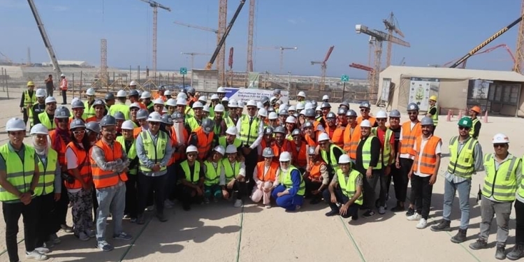 آداب جامعة القاهرة تنظم زيارة لطلابها لمحطة الضبعة النووية