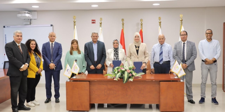 بحوث الإلكترونيات يوقع عقد شراكة مع شركة باتريسيكل لإعادة تدوير المخلفات