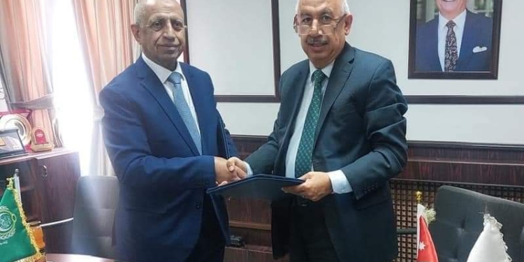 الأكاديمية العربية توقع إتفاقية مع الرابطة العلمية لمراكز بحوث تنمية الموارد البشرية في الوطن العربي