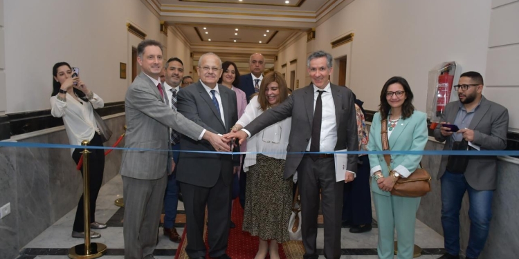 الخشت والسفير الفرنسي يفتتحان المكتب الوطني للوكالة الفرانكفونية بجامعة القاهرة الدولية